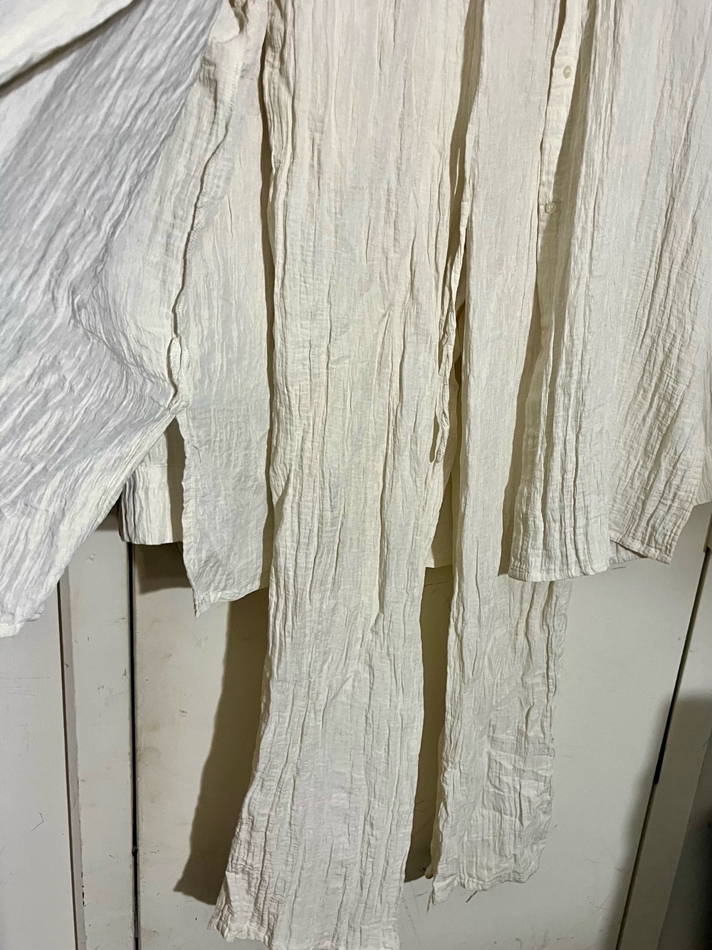H&M White Button-Up Top and Matching Pants Set - Picture 9 of 13